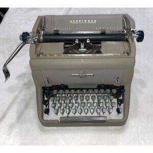 Underwood Vintage Manual Noiseless Portable Typewriter Series  P117355